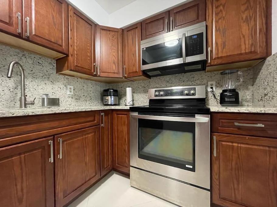 Stylish 3/2 Getaway! Near Theme Parks! Lakeland Exterior foto