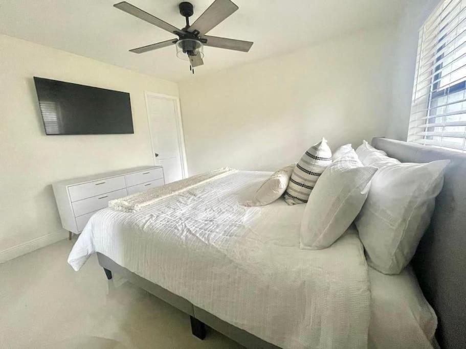 Stylish 3/2 Getaway! Near Theme Parks! Lakeland Exterior foto