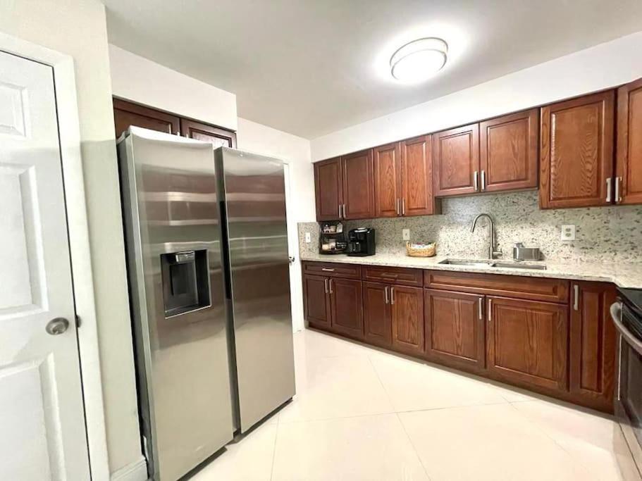 Stylish 3/2 Getaway! Near Theme Parks! Lakeland Exterior foto